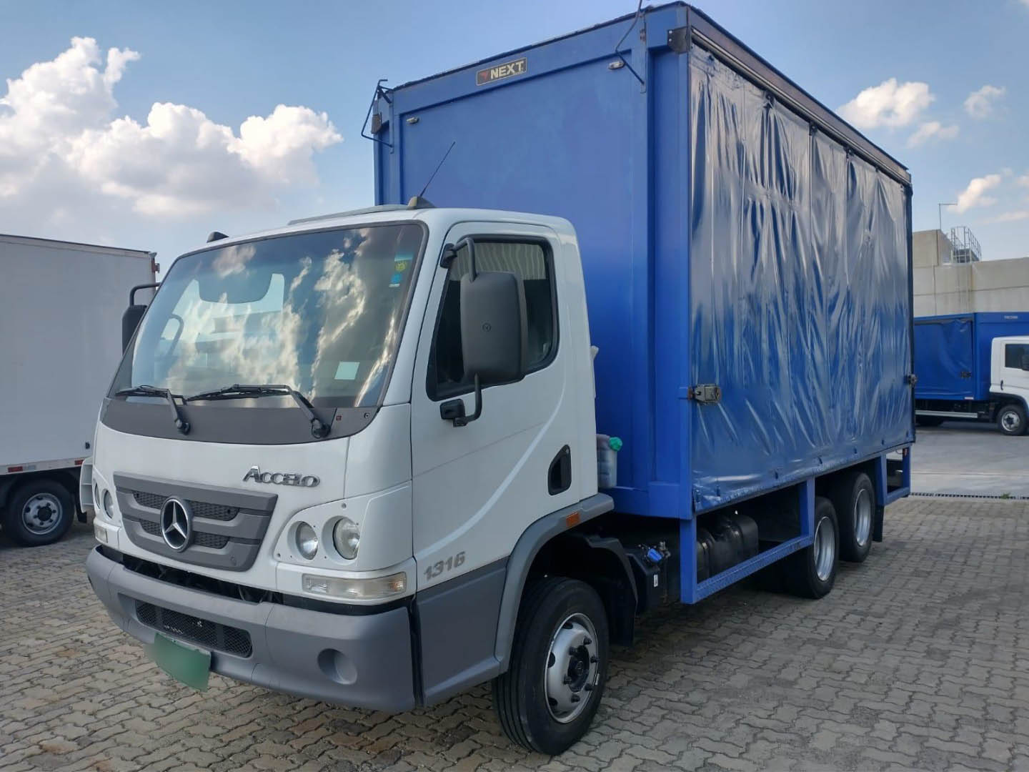 LOTE 014 MERCEDES-BENZ ACCELO 1316 6X2 2P 